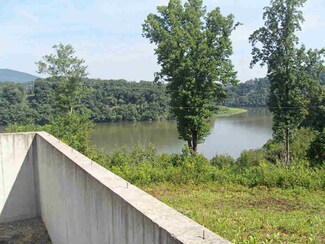 2490 Cove Ridge Ln, Hiwassee, VA 24347