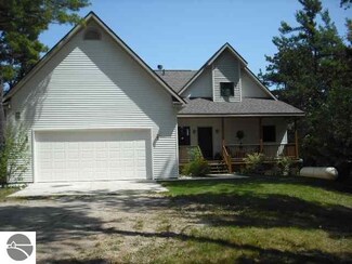 31520 East Side Dr, Beaver Island, MI 49782