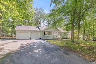 3 Woodridge Rd, Palmyra, VA 22963