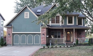 112 NE Gaslight Ln, Blue Springs, MO 64014