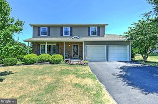 613 Sweetbriar Dr, Harrisburg, PA 17111