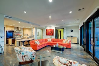 215 W College Ave, Tallahassee, FL 32301