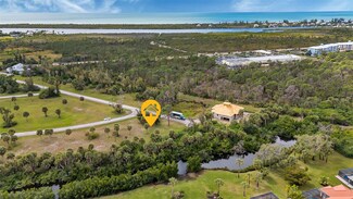 10 Barracuda Dr, Placida, FL 33946