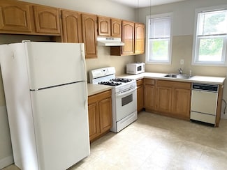 1139 Beacon St Unit 1, Newton Highlands, MA 02461