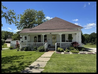 411 S Macon St, Bevier, MO 63532