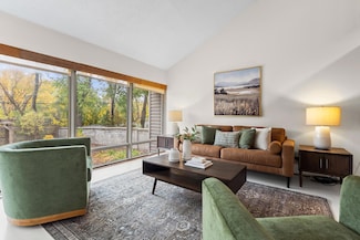 4622 France Ave S, Edina, MN 55410