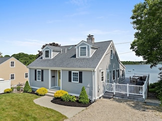 77 Jefferson Shores Rd, Buzzards Bay, MA 02532