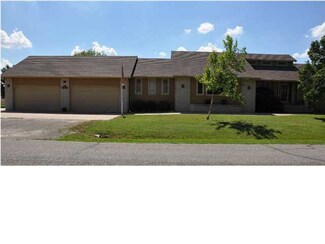 405 Riverview St, Douglass, KS 67039