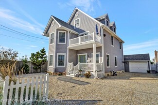 130 14th Ave, Seaside Park, NJ 08752