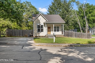 13 Douglas St, Athens, TN 37303