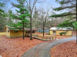 411 Polen Rd, Manistee, MI 49660
