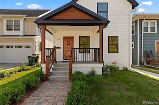 206 N Washington Ave, Royal Oak, MI 48067