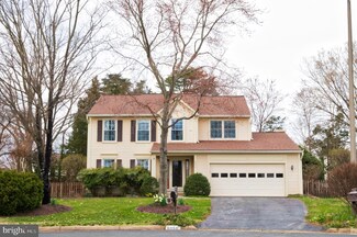 8050 Crimson Leaf Ct, Gainesville, VA 20155