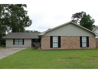 35 Hibiscus Rd, Sulphur, LA 70663