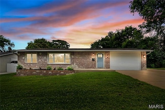 8540 Elsa Ave, Saint Louis, MO 63123