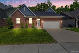 47467 Bayside Cir W, Chesterfield, MI 48047
