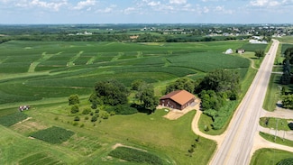 3886 Highway 61 & 35, Potosi, WI 53811