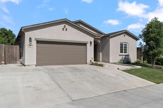 987 S Filbert Ave, Fresno, CA 93727