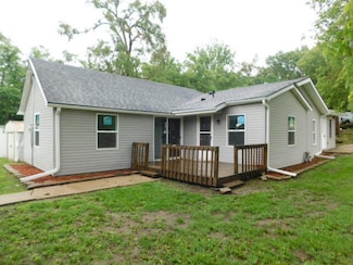 114 Riordan St, Crescent, IA 51526