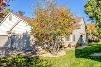 1513 Pine Pointe, Saint Paul, MN 55110