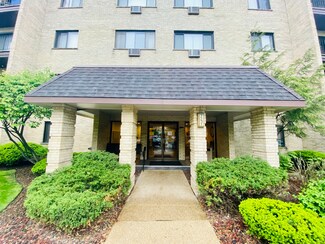 7231 Wolf Rd Unit 304C, Indian Head Park, IL 60525