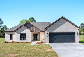 1567 County Road 16, Florence, AL 35633