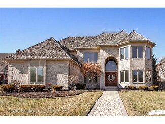 2618 Independence Ave, Glenview, IL 60026