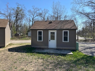 5115 S Straits Hwy, Indian River, MI 49749