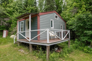 24 Kingsbury Rd, Wellington, ME 04942