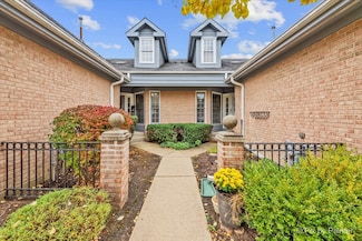 250 Lynwood Ln, Bloomingdale, IL 60108