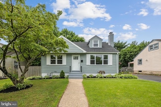 9 Station Ave, Somerdale, NJ 08083