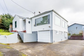 1740 NE 16th St, Lincoln City, OR 97367
