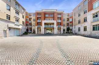 7400 River Rd Unit 430, North Bergen, NJ 07047