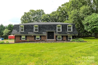 1867 Shannon Dr, Conover, NC 28613
