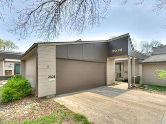 2028 Pinehurst Dr, Ames, IA 50010