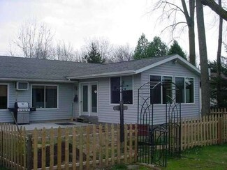 908 High Point Dr, Pioneer, OH 43554