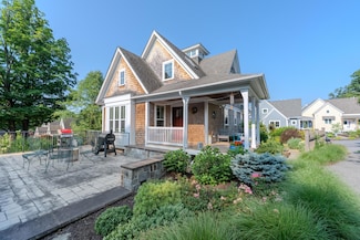 1631 Main St, Concord, MA 01742