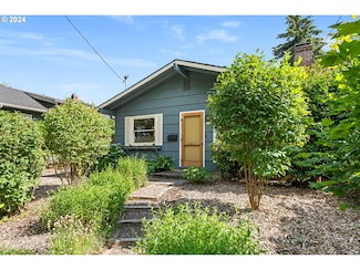 4322 SE Mitchell St, Portland, OR 97206