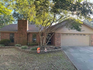 13 W Rockwood Dr, Conway, AR 72034