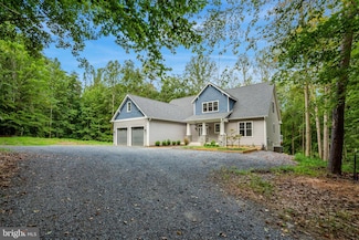 8880 Evelyn Dr, Manassas, VA 20112