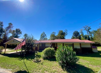 2785 Race Ln, Marianna, FL 32448