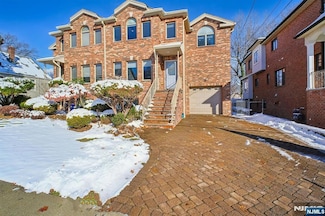 243 Tom Hunter Rd, Fort Lee, NJ 07024