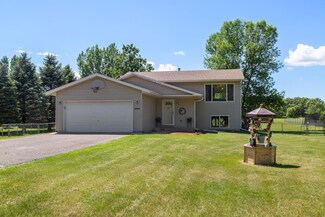 40092 Harvester Ave, North Branch, MN 55056