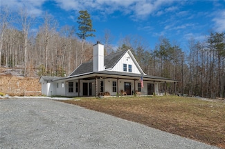 816 Table Rock Rd, Pickens, SC 29671