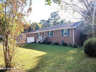 709 Plantation Dr, New Bern, NC 28562