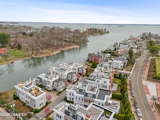 2 Oneida Dr Unit B2, Greenwich, CT 06830