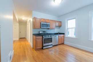 24 Melbourne St, Dorchester Center, MA 02124