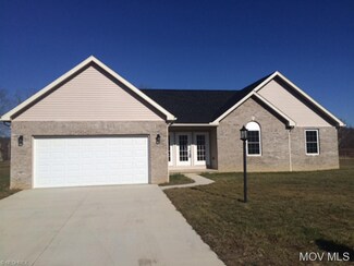 103 Hummingbird Ln, Little Hocking, OH 45742