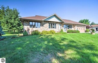 11563 Clearview Dr, Williamsburg, MI 49690
