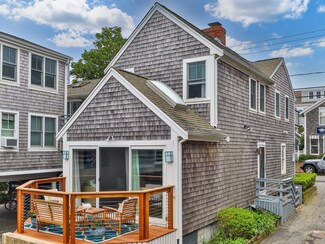 145 Commercial St Unit M1R, Provincetown, MA 02657